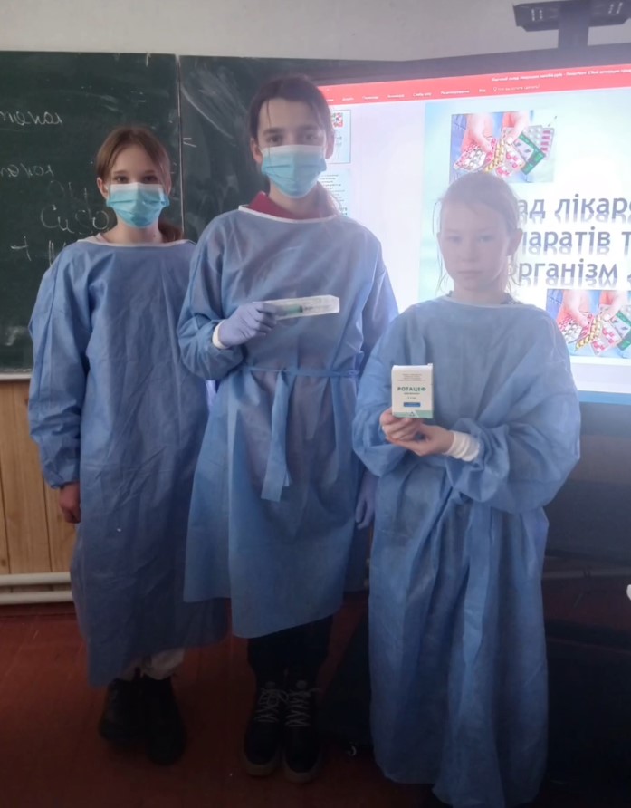 Мікробіологічний гурток “Тік Ток” запрошує у світ науки та краси!