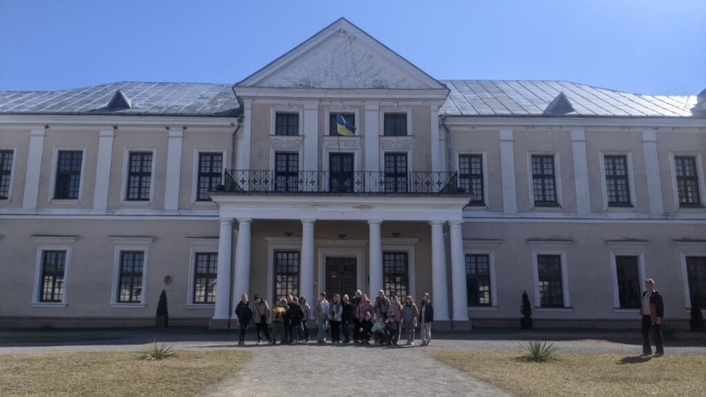 Подорож у серце історії: юні етнографи-краєзнавці відкривають скарби Тернопільщини