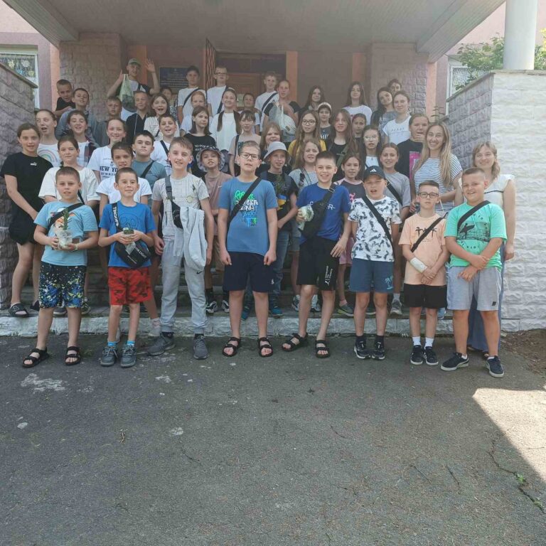 Пізнаємо світ природи з літнім табором!
