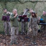 Мистецтво, що надихає: працівники Центру відвідали військових на сході, щоб підтримати бойовий дух захисників України!