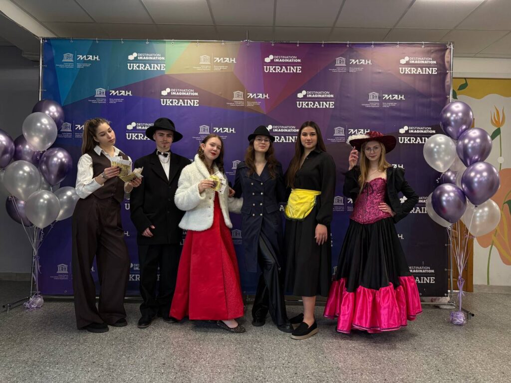 Команда NextWave представила Рівненську область на Всеукраїнській олімпіаді креативності Destination Imagination!